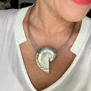 Chic seashell necklace